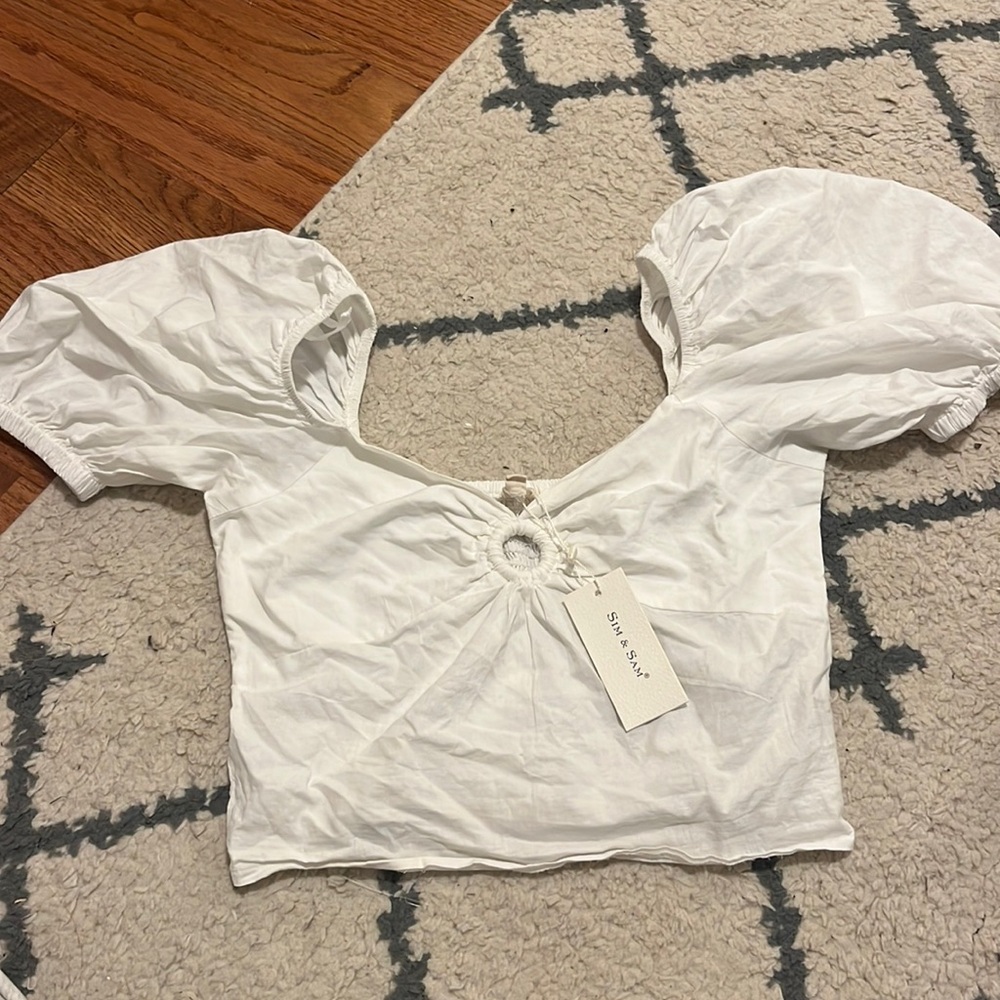 Puffy short sleeve shirt